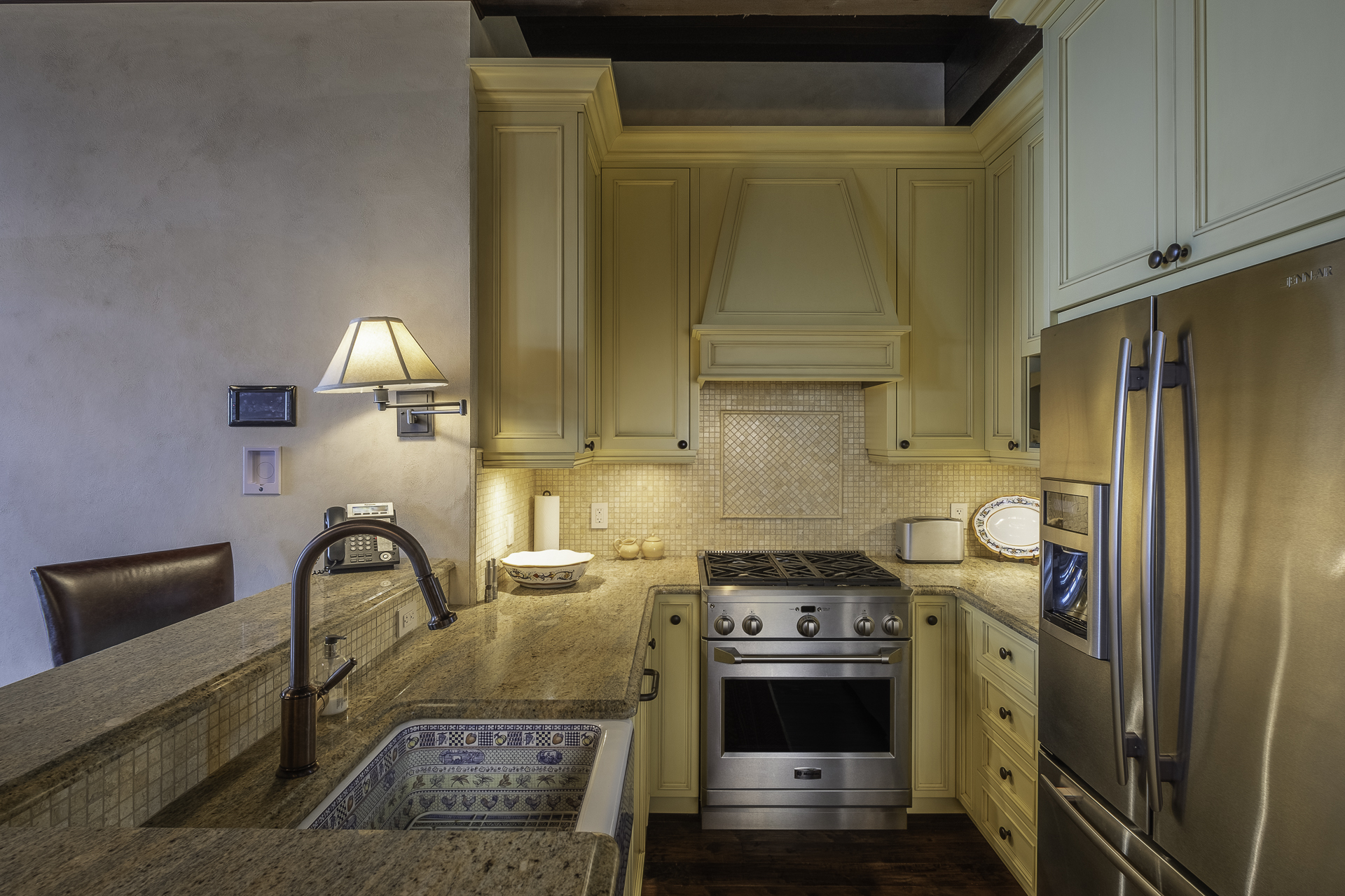 Cuisine, maison d'invité / Guest house kitchen